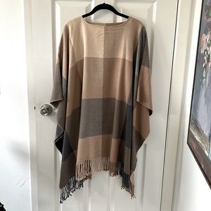 Neutral colored, patterned knit poncho sweater- EUC
